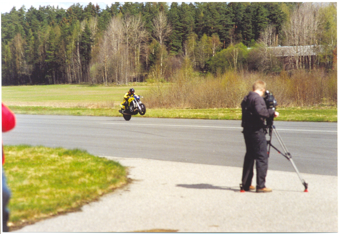 Patrik Fürstenhoff från Stockholm, Sverige, har slagit flera världsrekord med motorcyklar som vi modifierat. Här kör han för första gången över 200 mph i Strängnäs våren 1999. Några år senare slog Patrik nytt världsrekord i England med sin MCX Hayabusa. Farten var då över 350 km/h på bakhjulet.